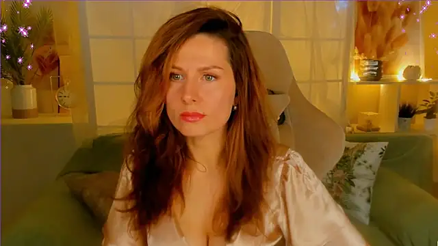 Snapshot of April_o_Nill chatting on December 23, 1:45 pm April o Nill online show from December 23, 1:45 pm