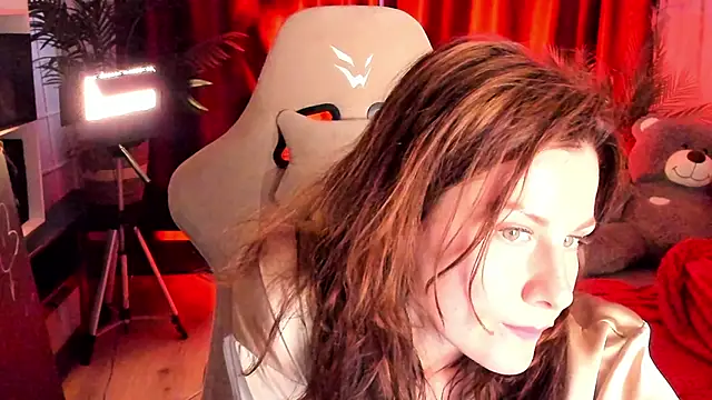Snapshot of April_o_Nill chatting on April 12, 2:44 pm April o Nill online show from April 12, 2:44 pm