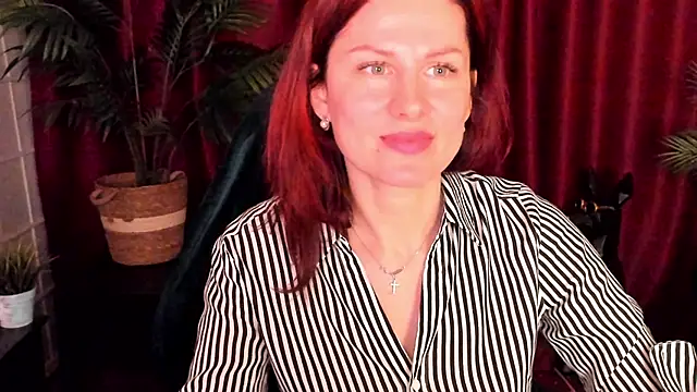 Snapshot of April_o_Nill chatting on May 4, 5:42 pm April o Nill online show from May 4, 5:42 pm