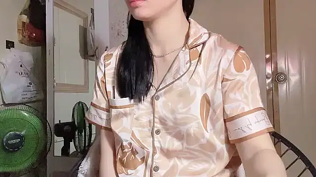 Snapshot of LinhChi_9x chatting on April 23, 1:46 pm LinhChi 9x online show from April 23, 1:46 pm