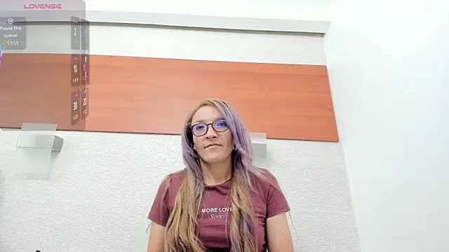 Snapshot of maddy_cartter chatting on April 22, 11:34 am maddy cartter online show from April 22, 11:34 am