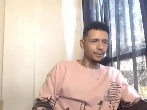 Snapshot of RickyGrey77 chatting on December 11, 7:46 pm RickyGrey77 online show from December 11, 7:46 pm