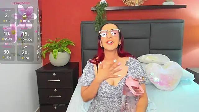 Snapshot of jadde13_ chatting on December 6, 5:42 am jadde13 online show from December 6, 5:42 am