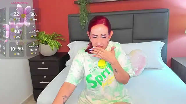 Snapshot of jadde13_ chatting on January 15, 2:17 am jadde13 online show from January 15, 2:17 am