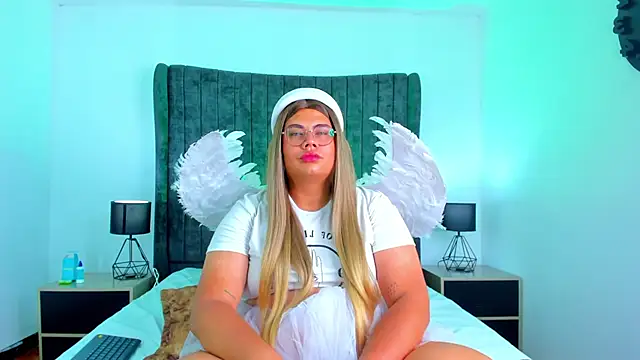 Snapshot of Tom_Silver__ chatting on February 8, 9:36 pm Tom Silver online show from February 8, 9:36 pm