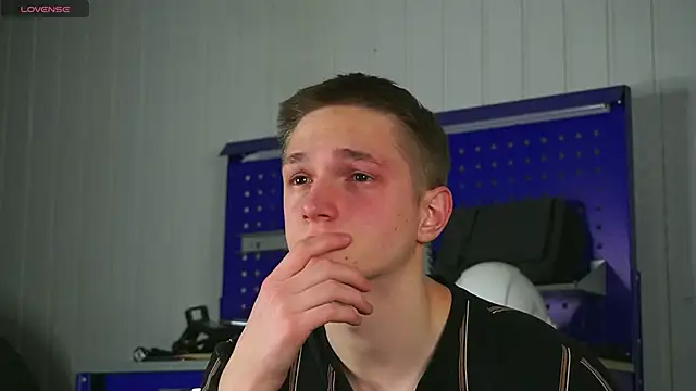 dustyn fox online show from February 9, 4:44 pm