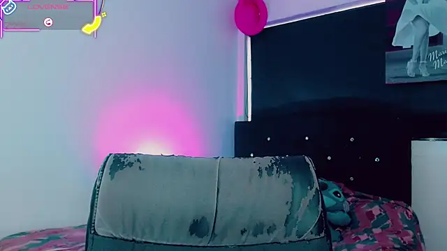 Snapshot of Kendall_hornyy chatting on May 7, 7:41 pm Kendall hornyy online show from May 7, 7:41 pm