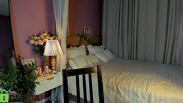 Dearly Emily online show from December 21, 5:20 pm