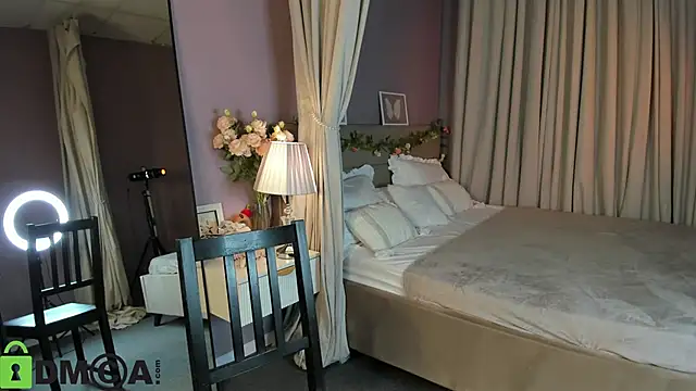 Dearly Emily online show from March 22, 5:27 pm