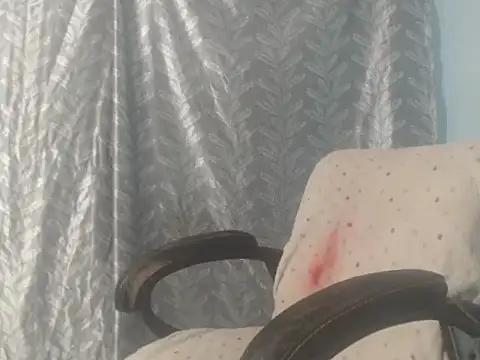 cute-priy online show from April 16, 5:52 am