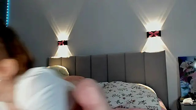 Snapshot of diana_nier chatting on December 22, 10:04 pm diana nier online show from December 22, 10:04 pm