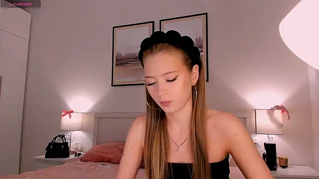 Snapshot of diana_nier chatting on May 27, 8:06 pm diana nier online show from May 27, 8:06 pm