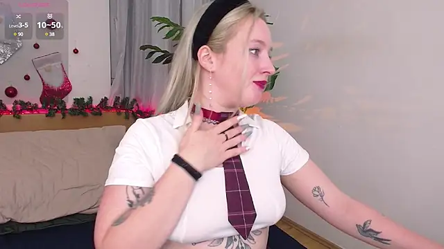 Snapshot of Nicole__Aniston_ chatting on January 4, 6:30 pm Nicole  Aniston  online show from January 4, 6:30 pm