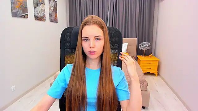 Snapshot of MileyWings chatting on March 11, 2:51 pm MileyWings online show from March 11, 2:51 pm