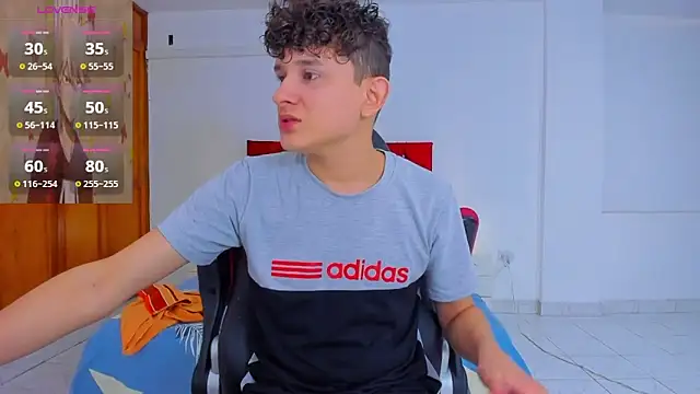 Snapshot of Nathan_Bluee chatting on December 15, 2:48 pm Nathan Bluee online show from December 15, 2:48 pm