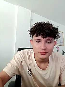 Snapshot of Nathan_Bluee chatting on December 24, 2:33 pm Nathan Bluee online show from December 24, 2:33 pm