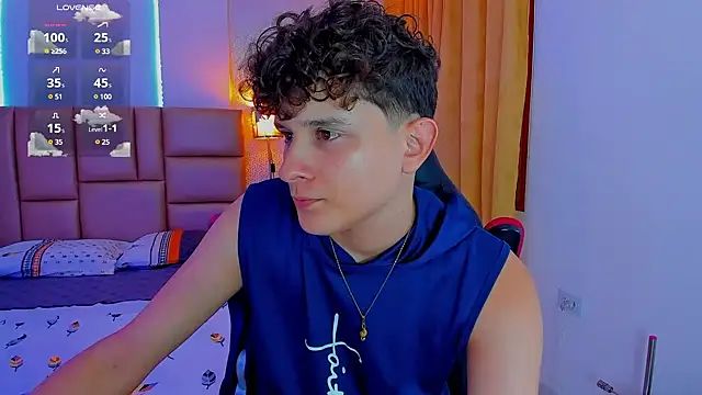 Snapshot of Nathan_Bluee chatting on February 20, 5:18 pm Nathan Bluee online show from February 20, 5:18 pm