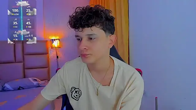 Snapshot of Nathan_Bluee chatting on February 22, 3:03 pm Nathan Bluee online show from February 22, 3:03 pm