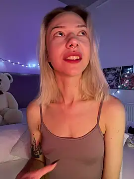 Snapshot of _urbestie_ chatting on July 29, 10:19 pm urbestie online show from July 29, 10:19 pm