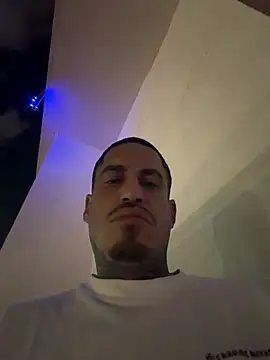 Snapshot of juicyj1311 chatting on March 12, 5:57 am juicyj1311 online show from March 12, 5:57 am
