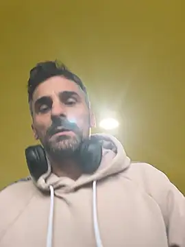 Snapshot of amydamarw chatting on February 9, 7:23 am amydamarw online show from February 9, 7:23 am