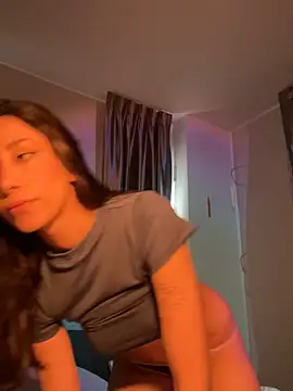 Sophiehii online show from May 13, 9:50 am
