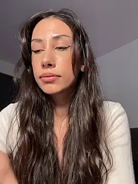 Snapshot of Sophiehii chatting on August 3, 4:11 pm Sophiehii online show from August 3, 4:11 pm