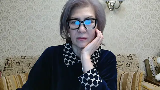 Snapshot of Elegant00Lady chatting on October 13, 5:24 pm Elegant00Lady online show from October 13, 5:24 pm
