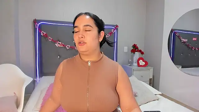 emma lye online show from April 20, 8:54 pm