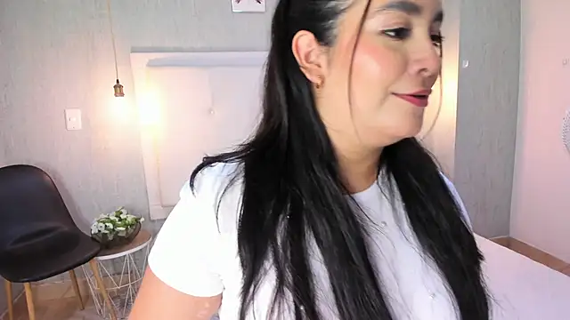Snapshot of emma_lye chatting on April 30, 8:57 pm emma lye online show from April 30, 8:57 pm