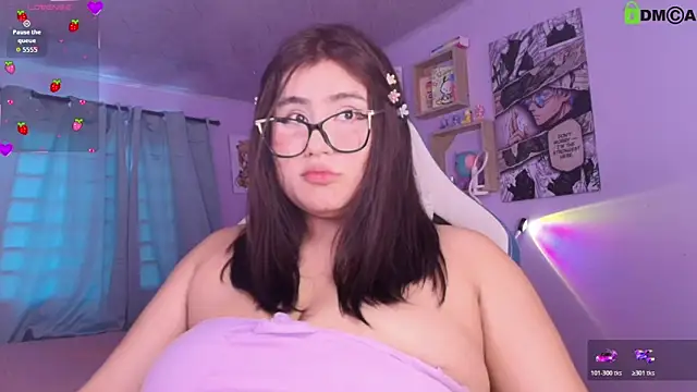 Snapshot of juli_juliana chatting on June 13, 7:34 pm juli juliana online show from June 13, 7:34 pm