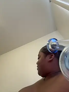 Prettynthick12 online show from May 27, 1:08 pm