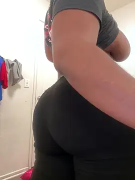 Prettynthick12 online show from June 9, 3:18 am