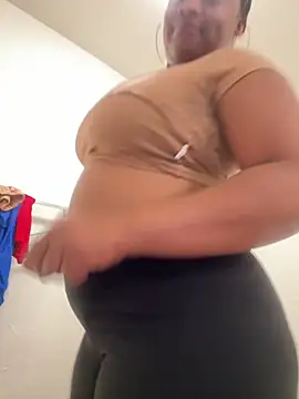 Prettynthick12 online show from June 11, 1:20 pm