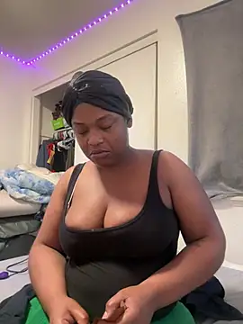 Prettynthick12 online show from June 20, 8:55 pm