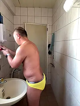 Snapshot of chih515 chatting on October 25, 12:51 am chih515 online show from October 25, 12:51 am