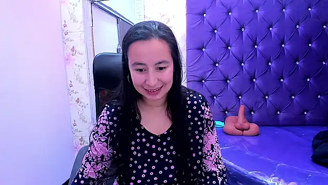 NaomyPrinces online show from June 17, 2:18 pm