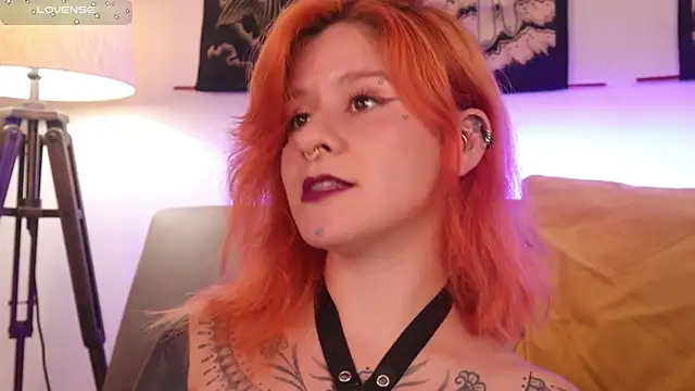 Snapshot of Daarlene chatting on September 18, 9:28 pm Daarlene online show from September 18, 9:28 pm