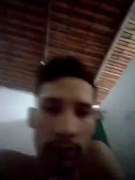 Snapshot of LucasMarcelo85 chatting on January 23, 7:43 am LucasMarcelo85 online show from January 23, 7:43 am
