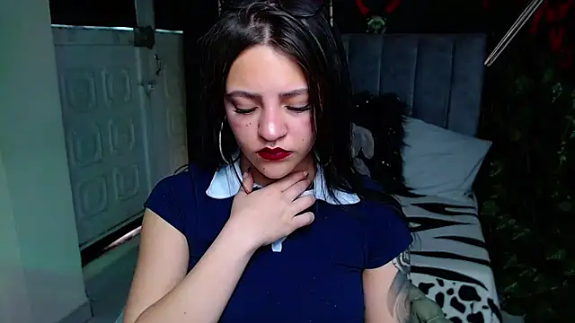Snapshot of Violettasquirt chatting on April 28, 1:38 pm Violettasquirt online show from April 28, 1:38 pm