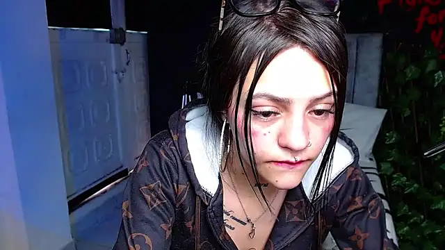 Snapshot of Violettasquirt chatting on April 29, 5:30 pm Violettasquirt online show from April 29, 5:30 pm