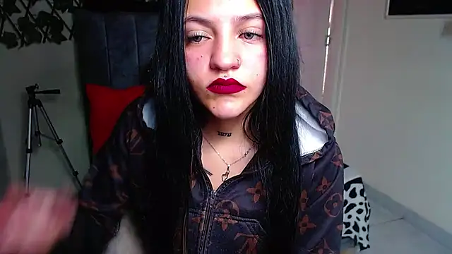 Snapshot of Violettasquirt chatting on July 2, 5:30 pm Violettasquirt online show from July 2, 5:30 pm