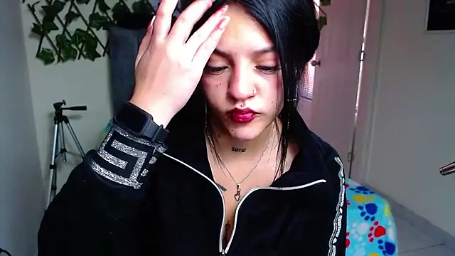Snapshot of Violettasquirt chatting on July 15, 2:00 pm Violettasquirt online show from July 15, 2:00 pm