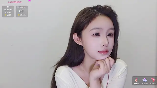 Snapshot of Hazel-11 chatting on December 8, 1:14 pm Hazel-11 online show from December 8, 1:14 pm