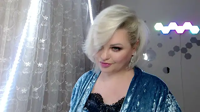 Snapshot of JewellKiss7 chatting on January 19, 7:47 pm JewellKiss7 online show from January 19, 7:47 pm