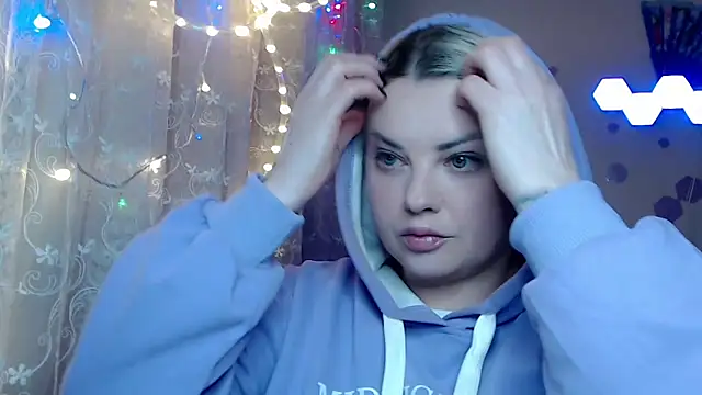 Snapshot of JewellKiss7 chatting on February 4, 9:53 pm JewellKiss7 online show from February 4, 9:53 pm