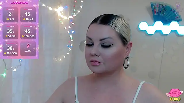 Snapshot of JewellKiss7 chatting on March 29, 2:06 pm JewellKiss7 online show from March 29, 2:06 pm