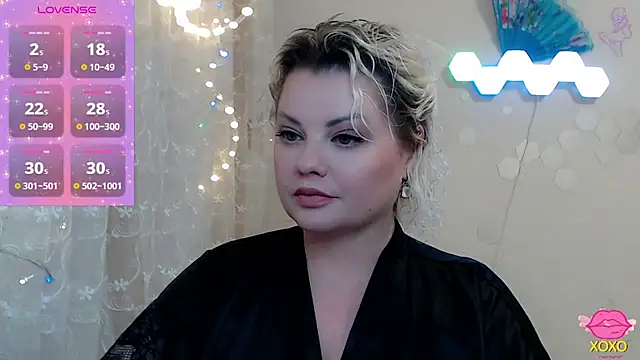 Snapshot of JewellKiss7 chatting on April 2, 4:37 pm JewellKiss7 online show from April 2, 4:37 pm
