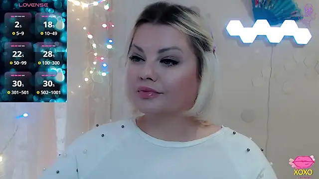 Snapshot of JewellKiss7 chatting on April 8, 12:49 pm JewellKiss7 online show from April 8, 12:49 pm