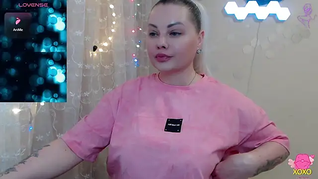 Snapshot of JewellKiss7 chatting on April 9, 4:45 pm JewellKiss7 online show from April 9, 4:45 pm